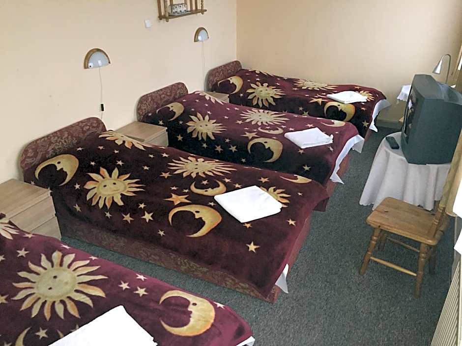 Hotel Daisy Budget