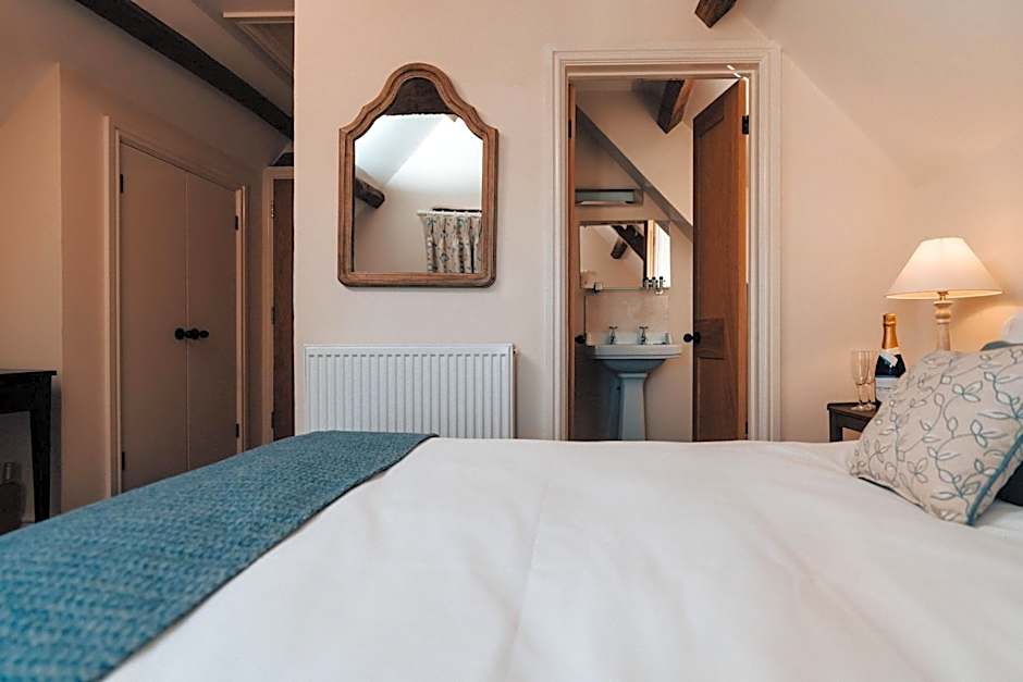 Cat and Custard Pot Inn