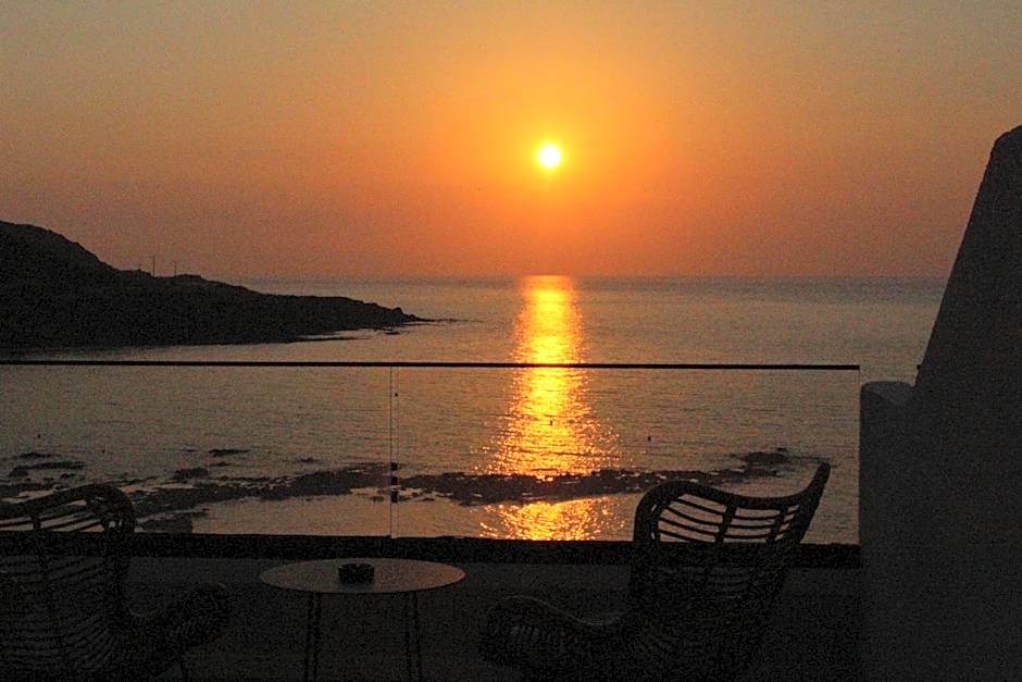 E.J. Pyrgos Bay Hotel