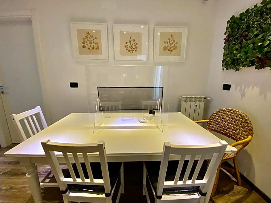 Francis Superior Rooms