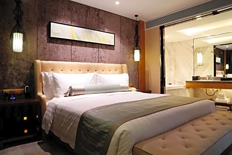 Mainland Chinese Citizen Only - LIA Room King Bed