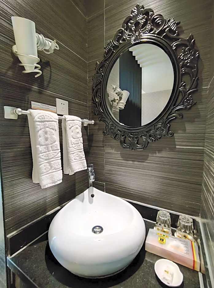 Super 8 Hotel Urumqi Li Yu Shan Lu – Ürümqi