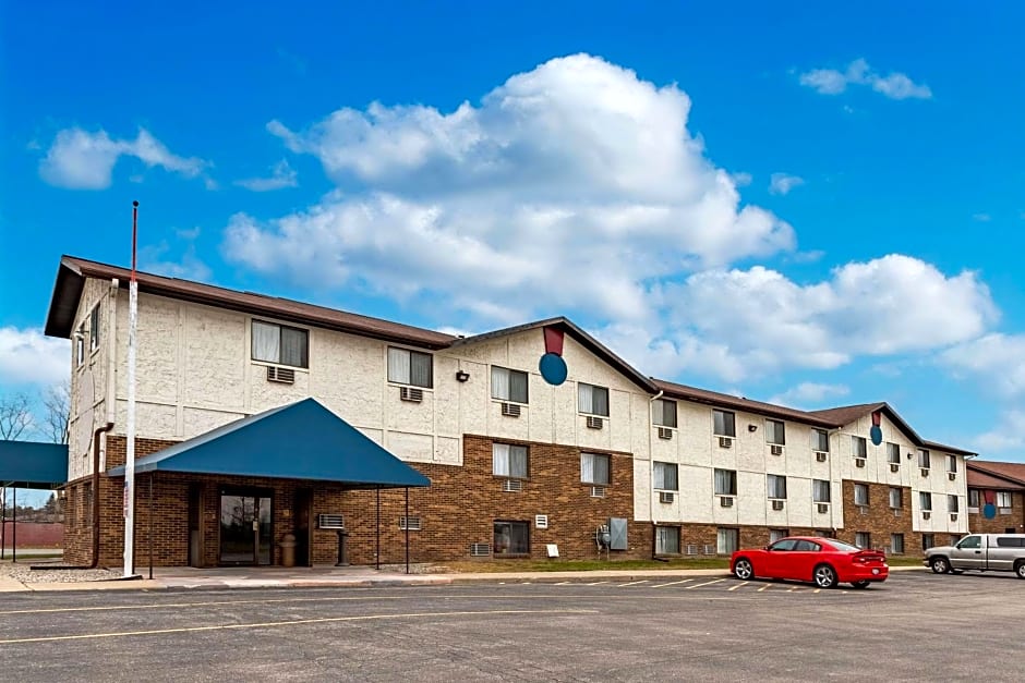 Econo Lodge Inn & Suites