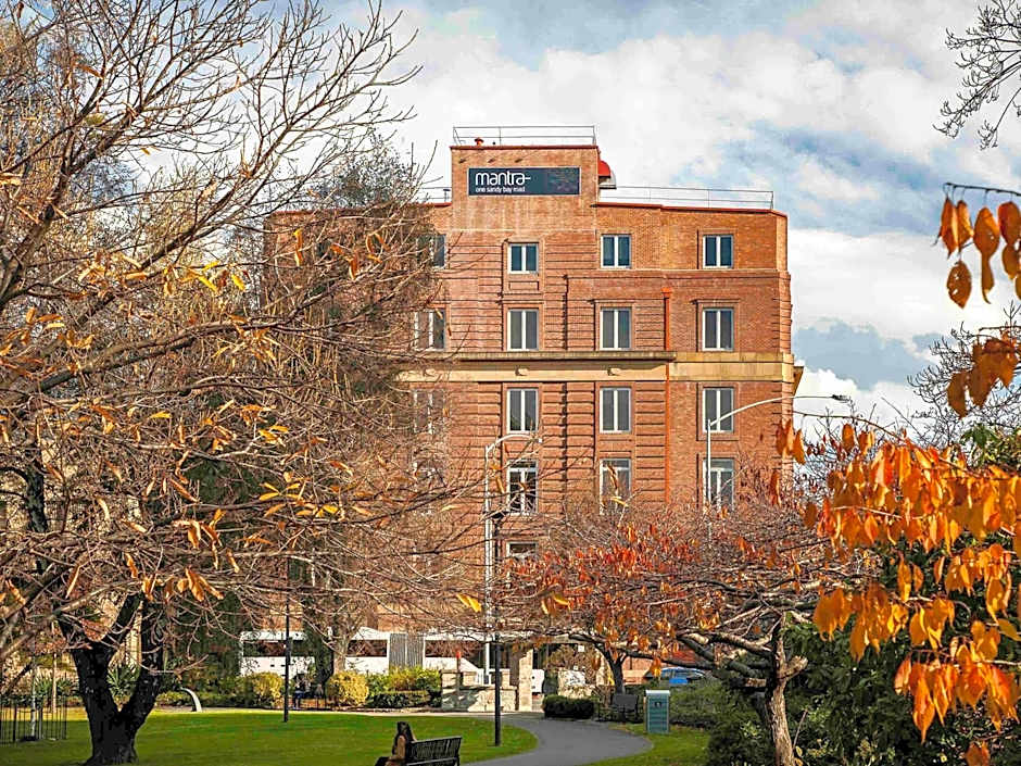 Mantra One Sandy Bay Road