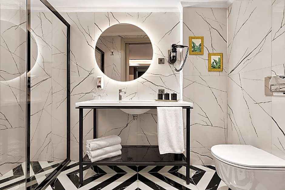 The New Hotel Zeybek
