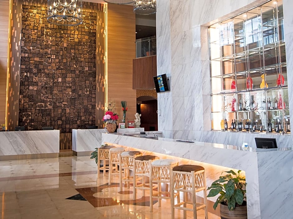 Crown Vista Batam Hotel