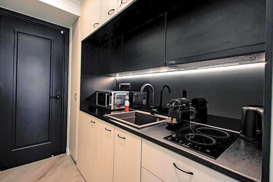 Triple A - Stylish Seven On The Pedestrian - FREE Parking!