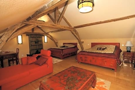 Suite (6 Adults)