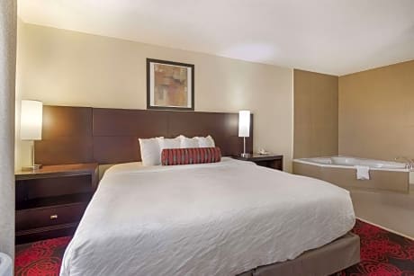 King Suite with Hot Tub - Non-Smoking