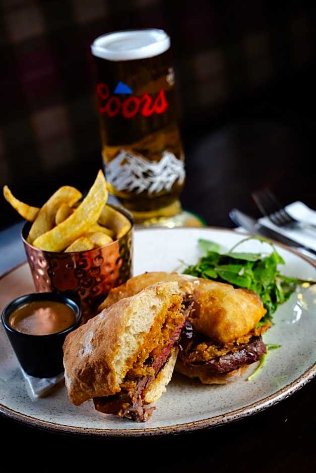 Lakeside Manor Hotel