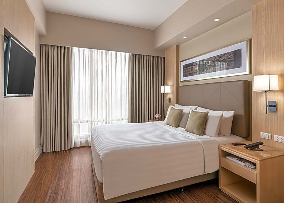 Photo 1 of 6 of Standard 1 Queen Bed