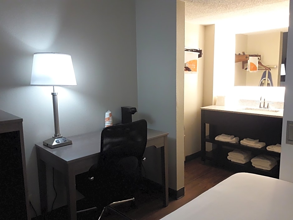 Clarion Pointe University/Expo