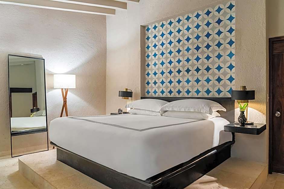 Thompson Zihuatanejo, A Beach Resort by Hyatt