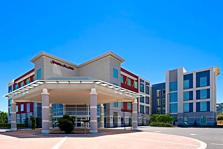 Hampton Inn By Hilton & Suites Gilroy, CA