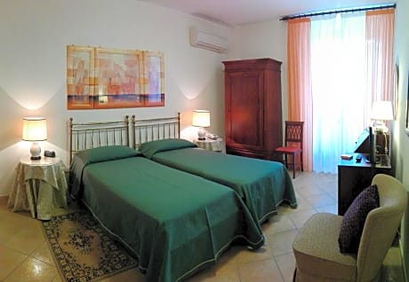 Standard Double/Twin Room