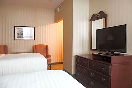 2 Double Beds Junior Suite, different building