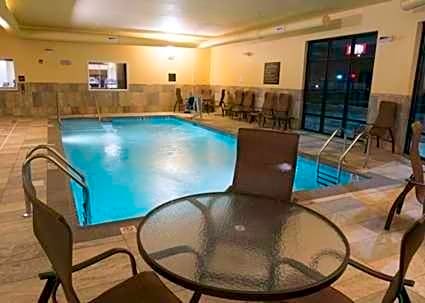 Hampton Inn & Suites Bismarck Northwest
