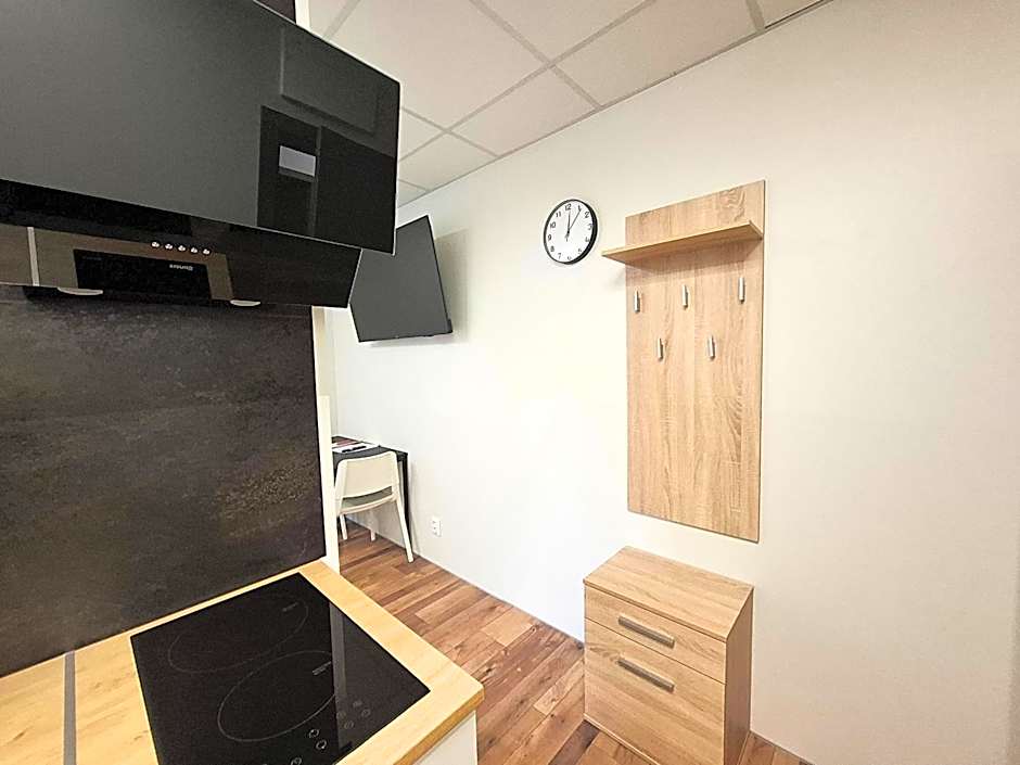 Dimael Hostel & Apartments