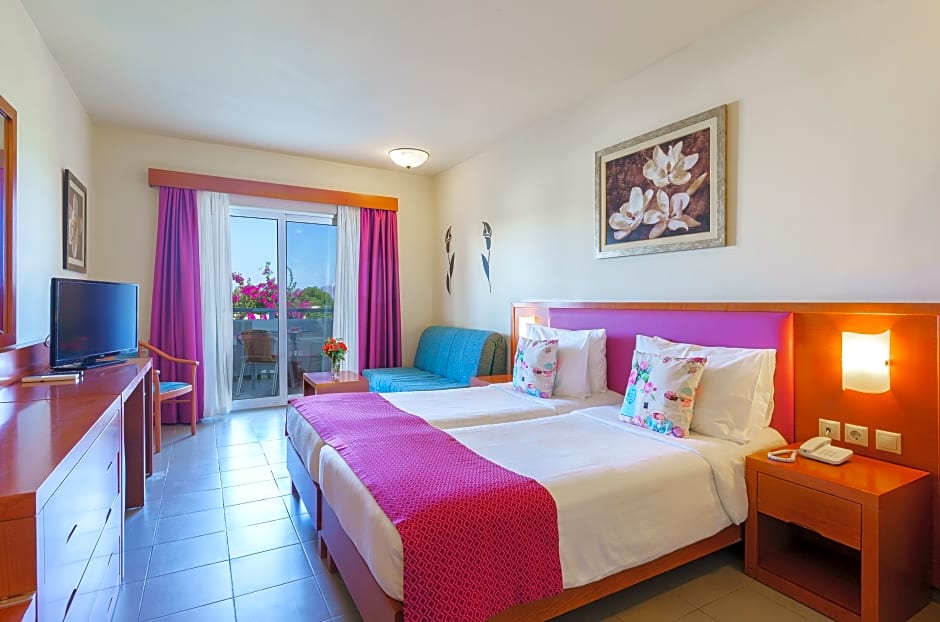 Photo 1 of 8 of 1 Double Bed or 2 Twin Beds, Garden View