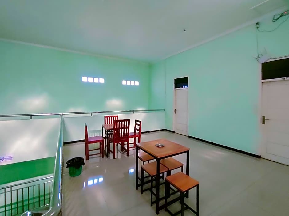 Djati Homestay Redpartner near Gor Djarum Kudus