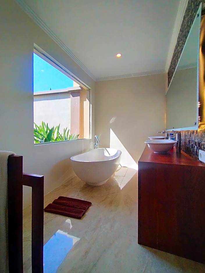 The Grand Villandra Resort Lovina