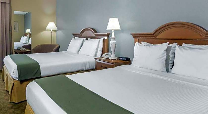 Days Inn by Wyndham Selma