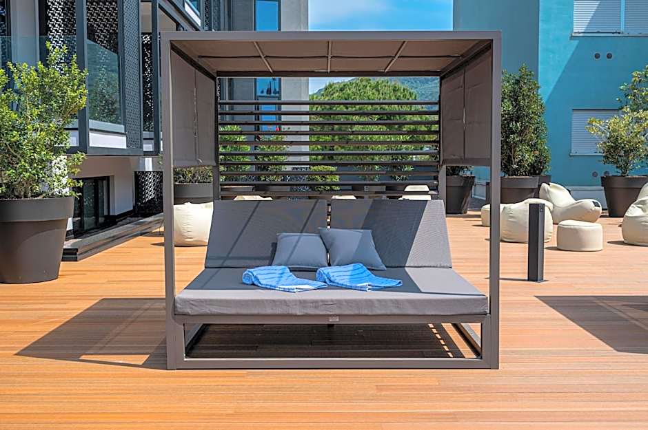 Lake Front Hotel Mirage