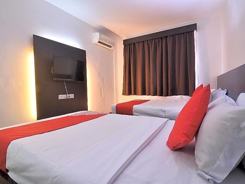 OYO 43960 Laksamana Executive & Boutique Hotel