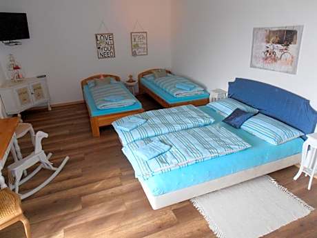 Economy Family Room