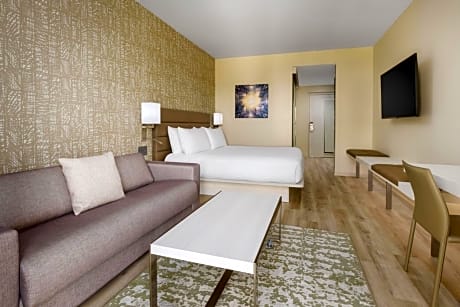Standard King Room with Sofa Bed - Hearing Accessible
