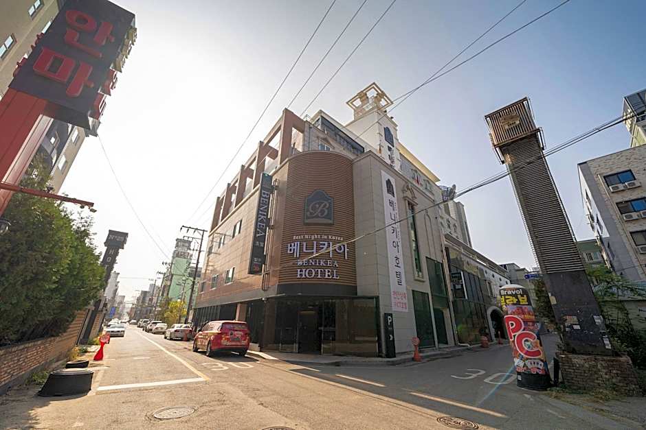 Benikea Cheonan Tourist Hotel
