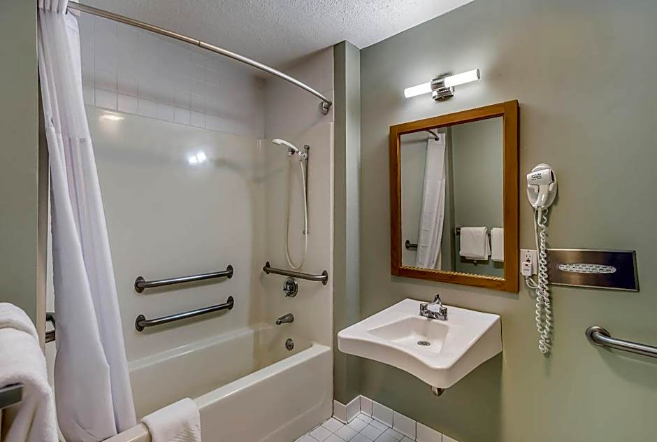 Quality Inn & Suites Gorham White Mountains