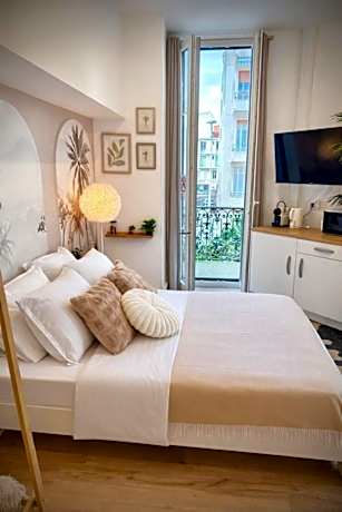 Apartment with Shower