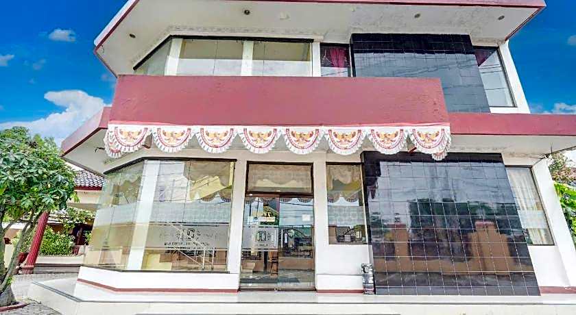 Collection O Kauman Near Stasiun Pekalongan Formerly Hotel Dian Chandar