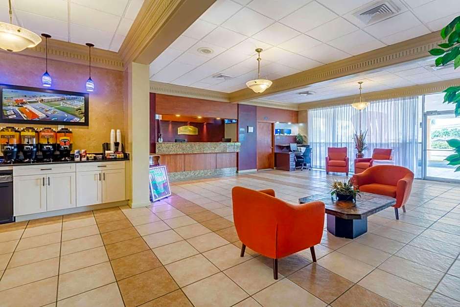 Howard Johnson by Wyndham Lakeland