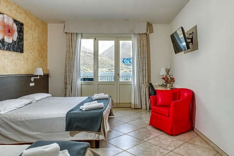 Superior Triple Room with Lake View
