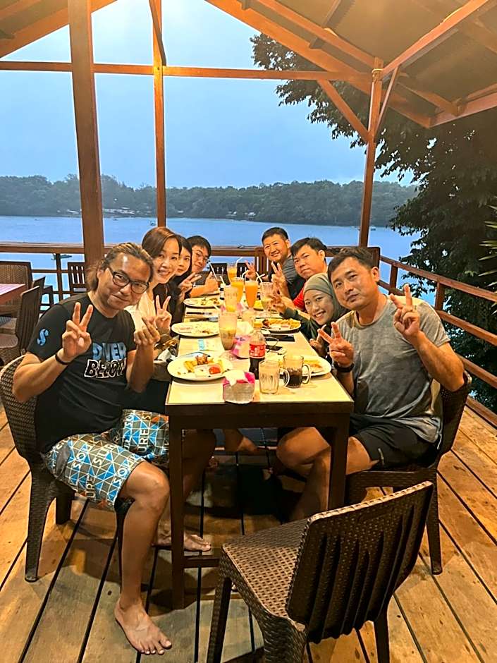 Olala Bungalows and Restaurant