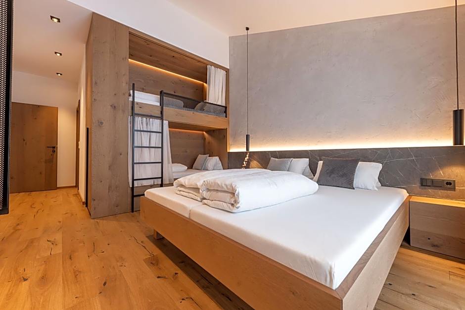 Max Mountain Apartments