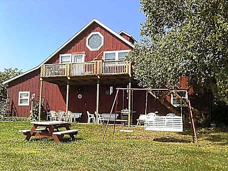 Kennedys Red Barn Inn