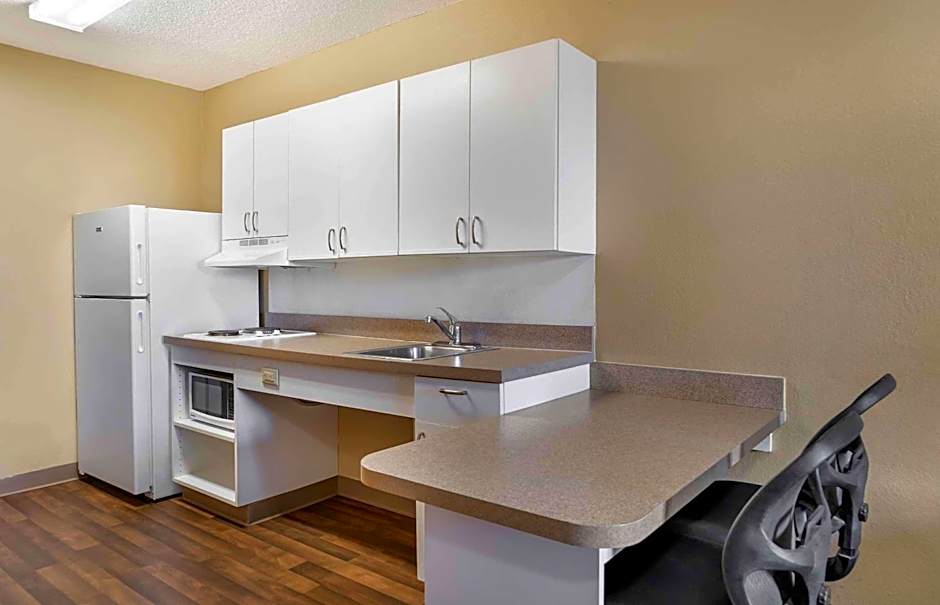 Extended Stay America Select Suites - Chicago - Naperville - East