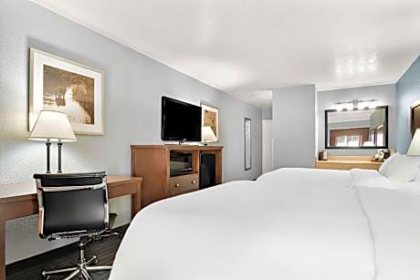 Queen Room with Two Queen Beds - Non-Smoking