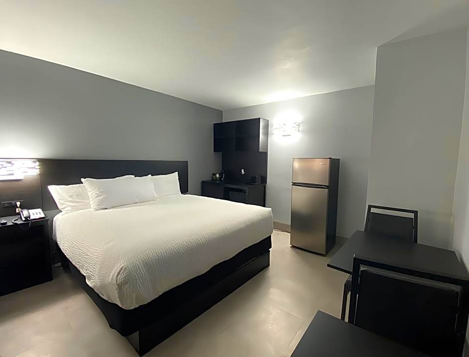 Days Inn & Suites by Wyndham Texas City