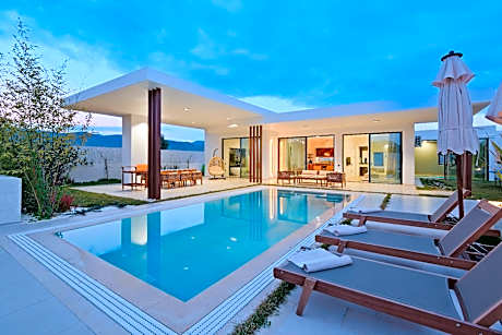 Ashta  / Zen Suite Isıtmalı kapalı havuzlu