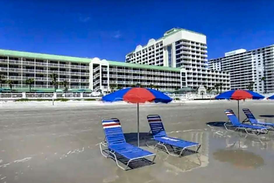 Beautiful one bedroom oceanfront condo