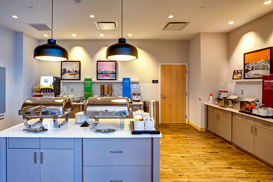 Hampton Inn By Hilton & Suites Boston-Waltham