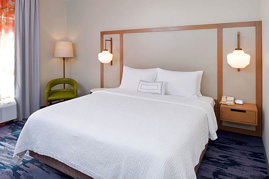 Fairfield Inn & Suites by Marriott Arlington Near Six Flags