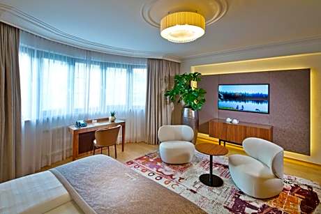 Family Room with Air Conditioning