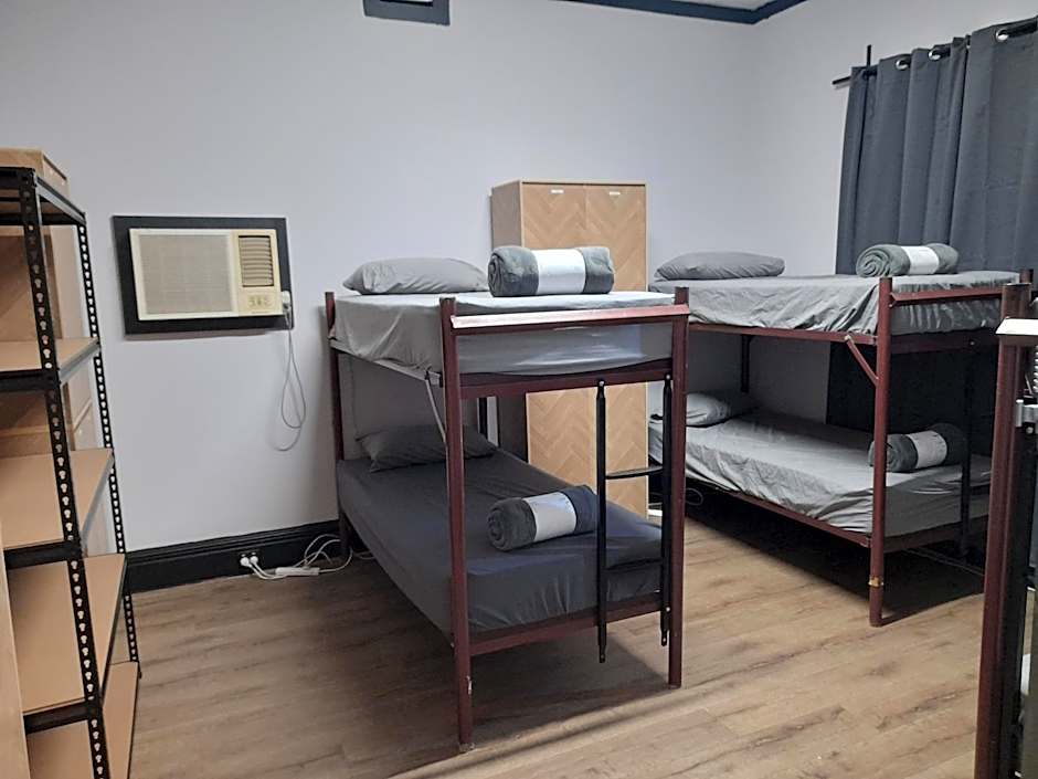 Ozi Inn Backpackers - Perth -Valid International Passport Required