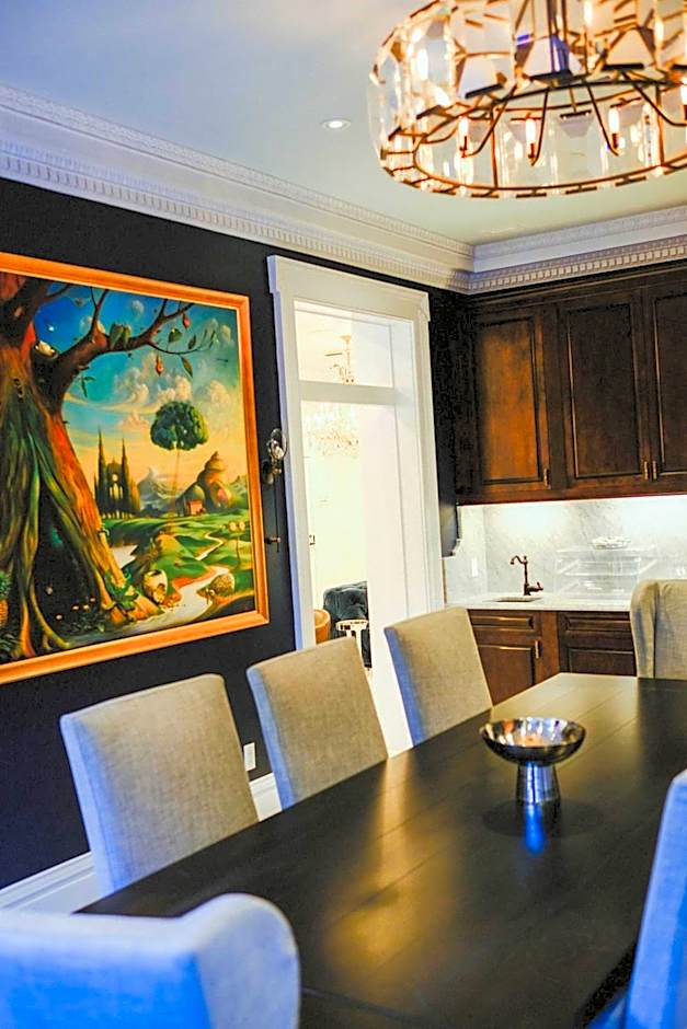 Royal Frenchmen Hotel and Bar