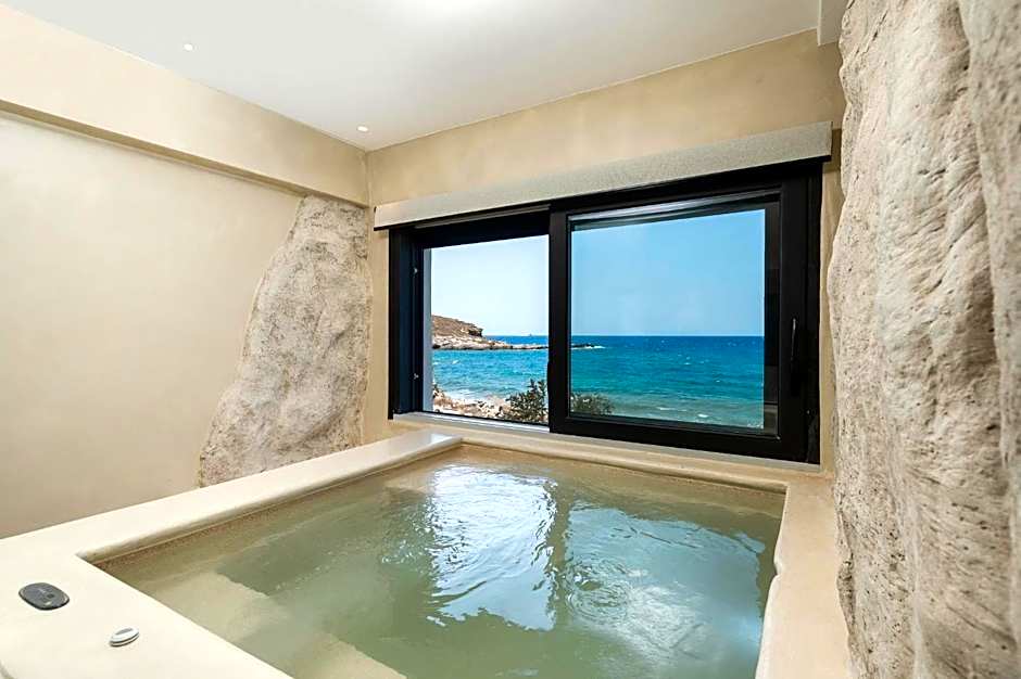 Portara Seaside Luxury Suites